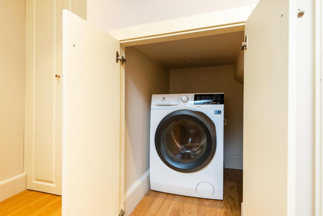 Mayer Liberty Apartments Истанбул Екстериор снимка